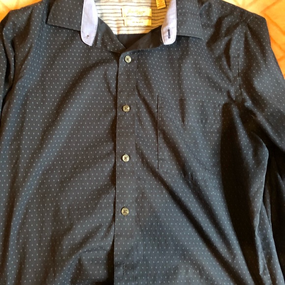 Van Heusen - Picture 2 of 2